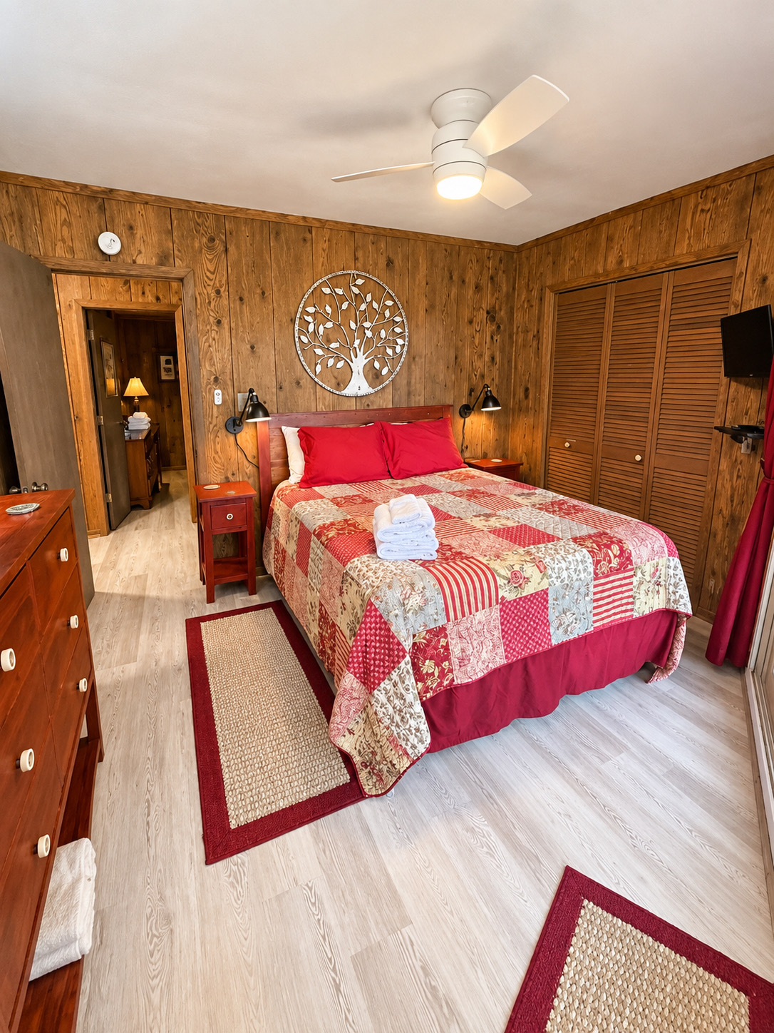 Beech Nutz - mountain view, deck and wood burning fireplace | Photo 12