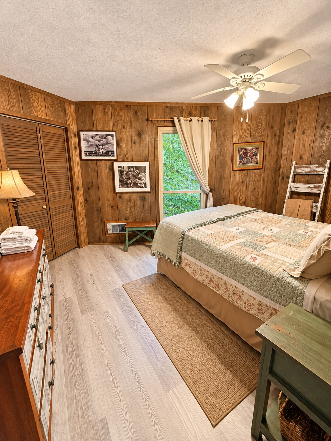 Beech Nutz - mountain view, deck and wood burning fireplace | Photo 10