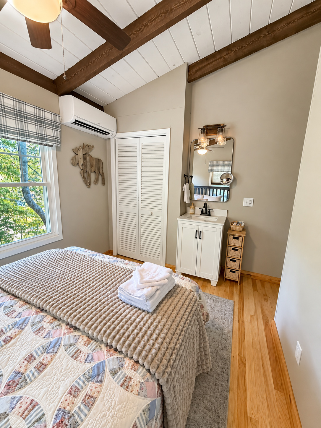 Tree Top Cabin - outdoor firepit, deck, wood burning fireplace | Photo 19