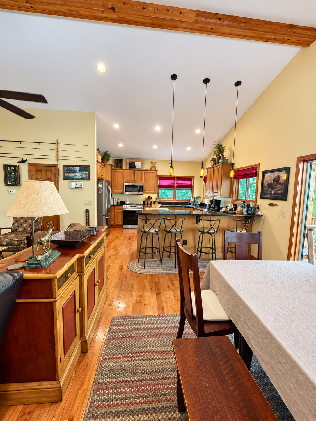 Eagle Rock - Hot Tub, Firepit, Gas Fireplace, Rec Room | Photo 2