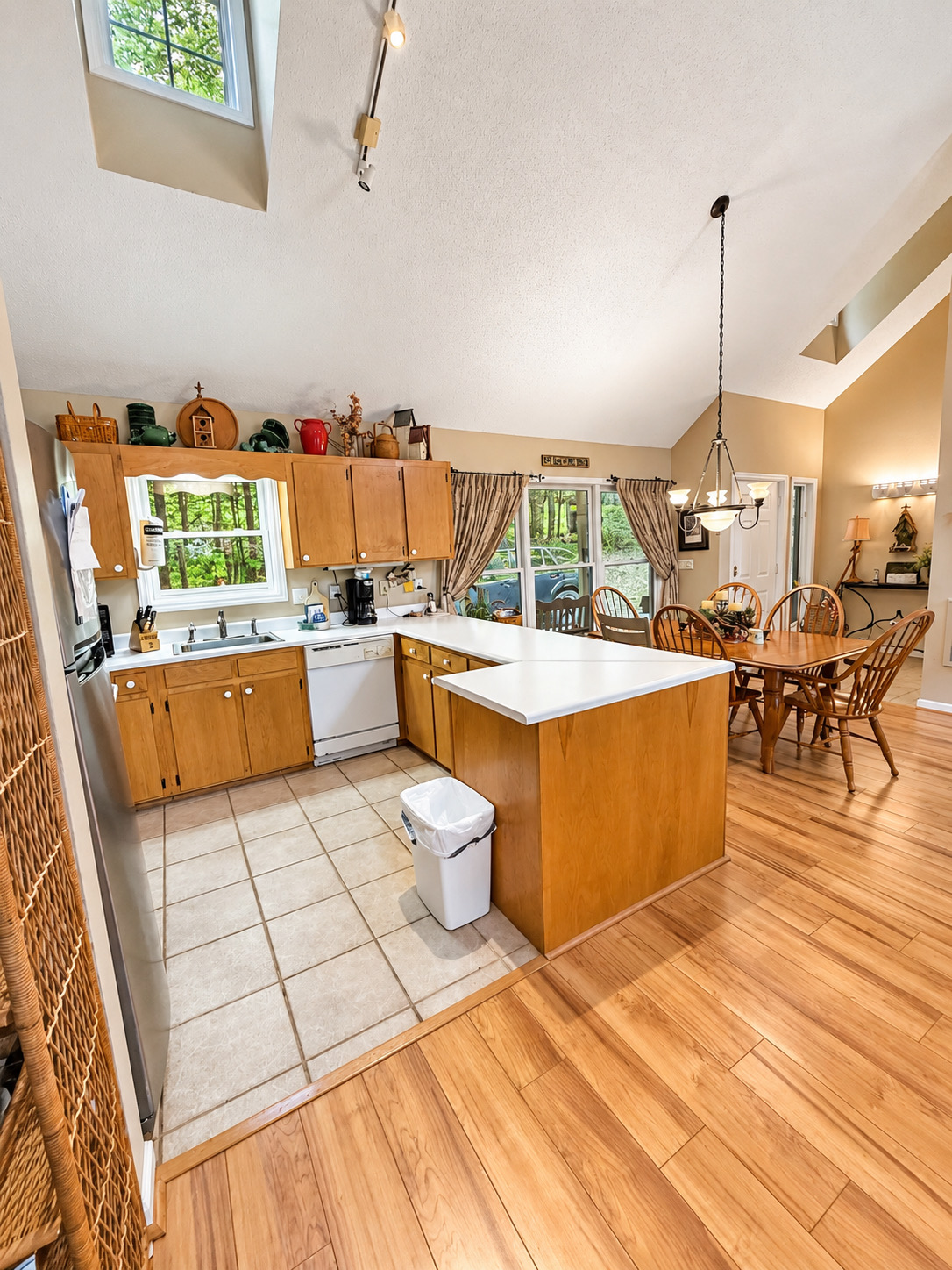 Lakeledge Hideaway - Covered Decks, Located on Beech Mountain | Photo 10
