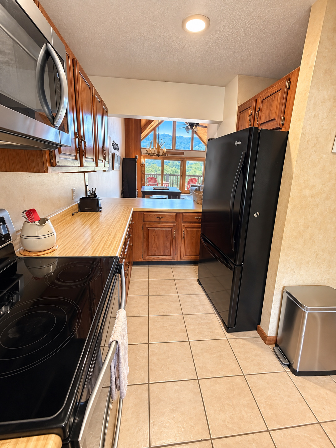Ski Side Retreat - Walk to Slopes, Gas Fireplace, Close to Town | Photo 6