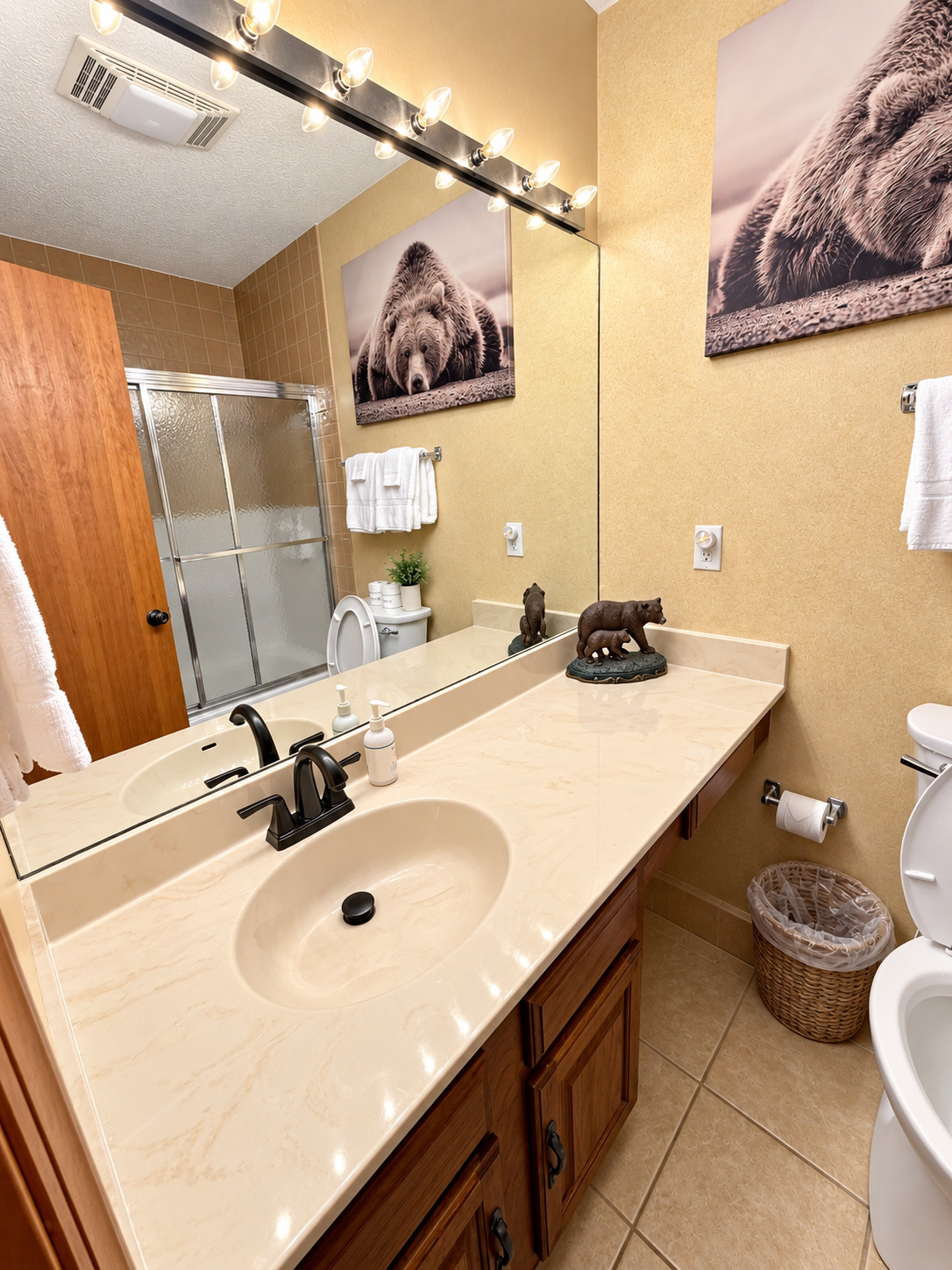 Ski Side Retreat - Walk to Slopes, Gas Fireplace, Close to Town | Photo 17