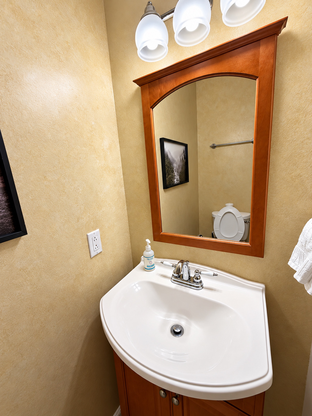 Ski Side Retreat - Walk to Slopes, Gas Fireplace, Close to Town | Photo 10