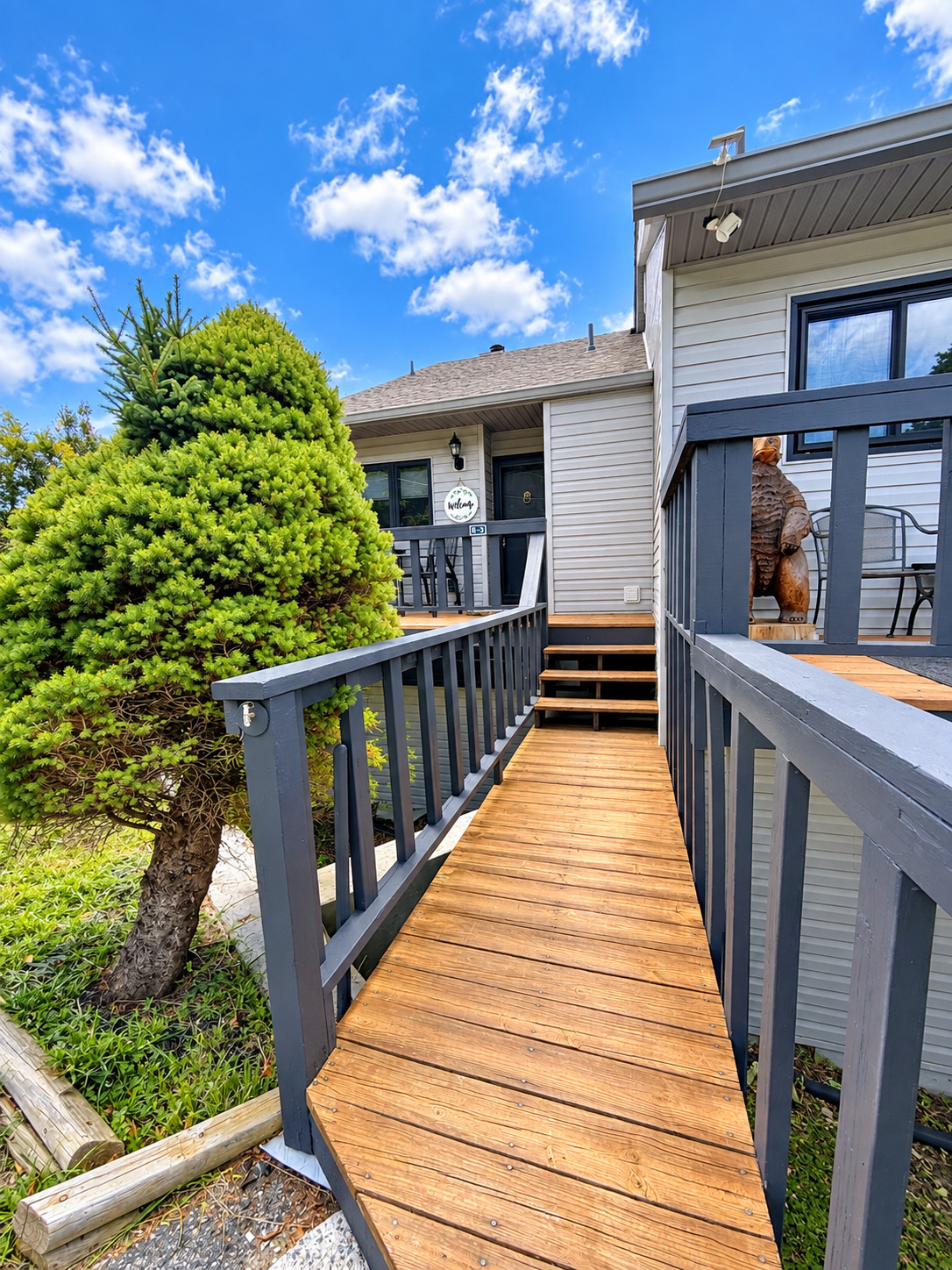 Ski Side Retreat - Walk to Slopes, Gas Fireplace, Close to Town