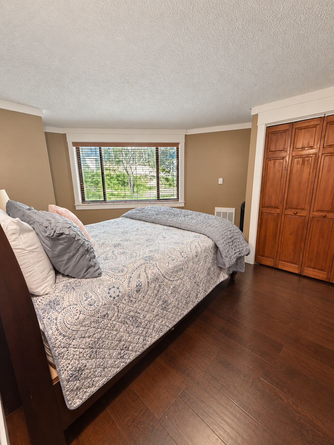 The Tree House with private hot tub, walk to slopes, and pet friendly | Photo 15