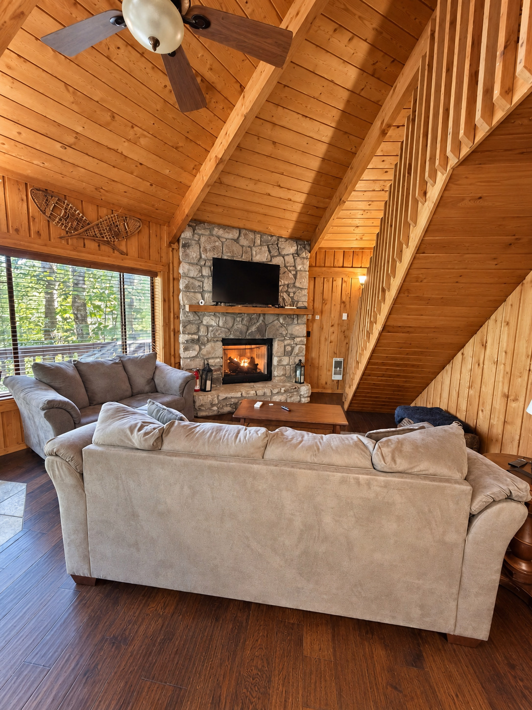 The Tree House with private hot tub, walk to slopes, and pet friendly | Photo 7
