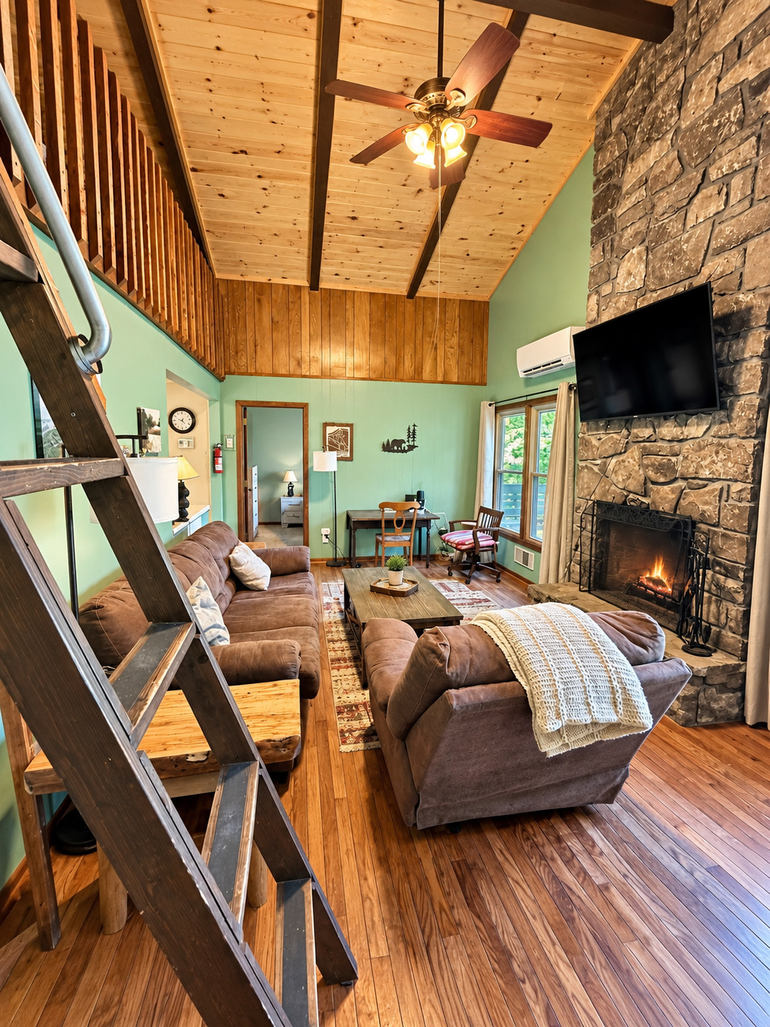 Dogwood Hollow - Firepit, Cool Mountain Air, Peaceful Moments | Photo 2