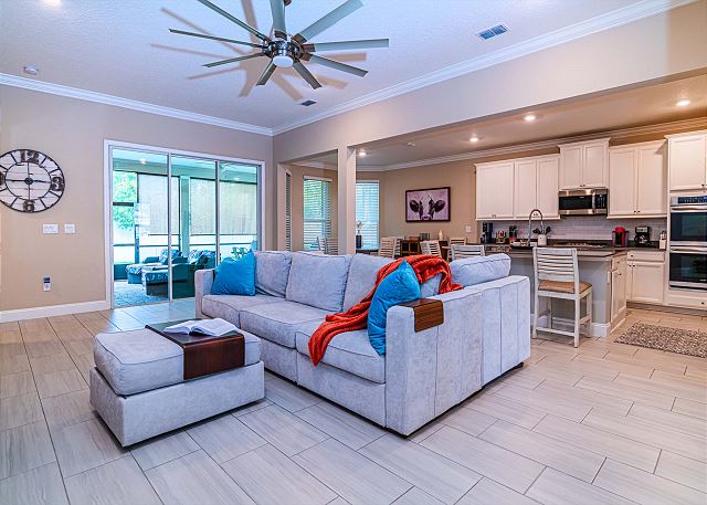Private home-BBQ-fenced yard-luxury-gated-near historic district & beaches