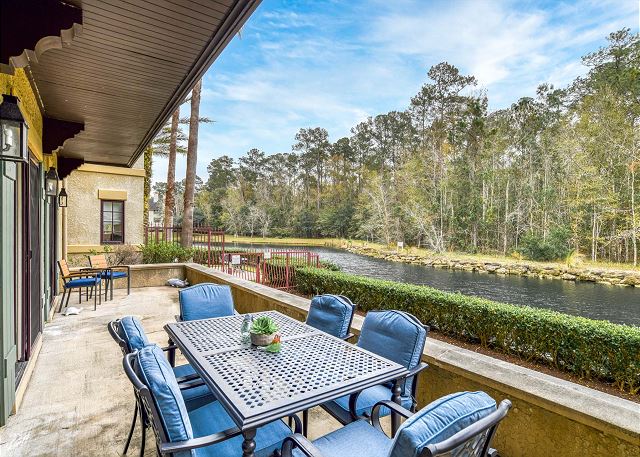 3-BR w/ private fenced patio and lagoon view- community pool & hot tub