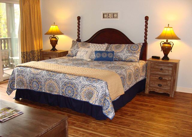Studio w/sleeper sofa-full kitchen-overlooks pool courtyard w/ hot tub
