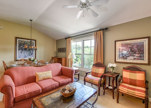2 King beds-2 private balconies-sleeper sofa-W/D-community pool & hot tub!