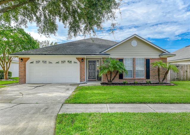 Water View Retreat | spacious 3br w/ lanai