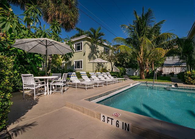 Palm Cay 4