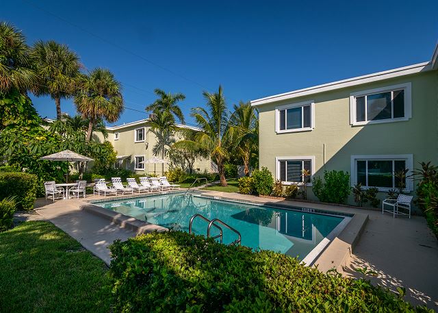 Palm Cay 4