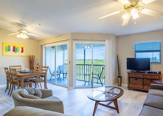 Sandy Pointe 210
