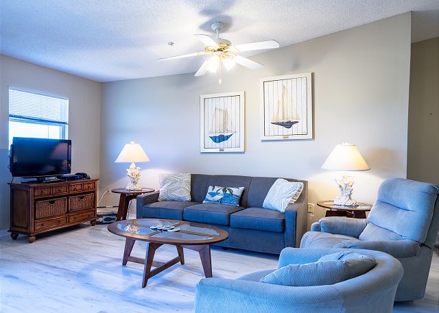 Sandy Pointe 210