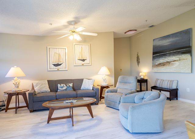 Sandy Pointe 210