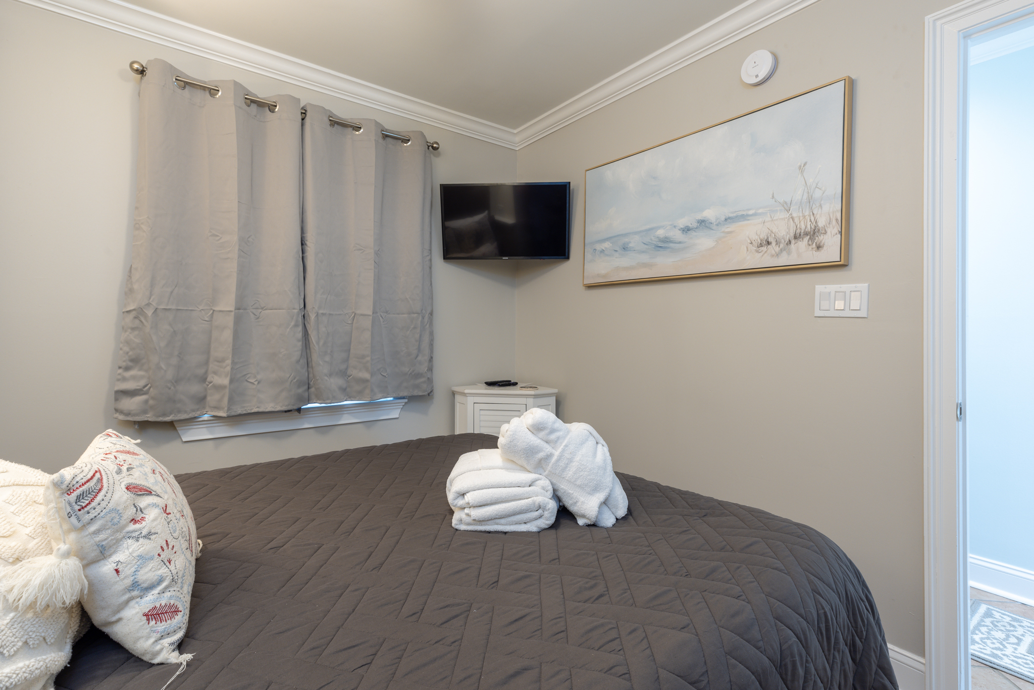 339 Breakers | Photo 10