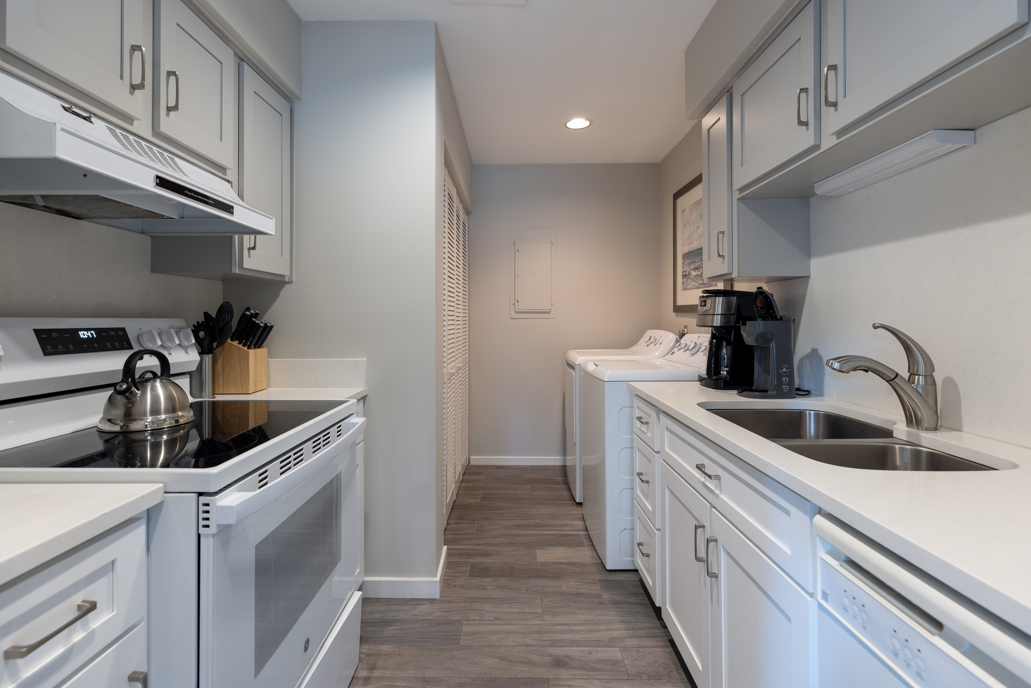 2354 Racquet Club Villas | Photo 8