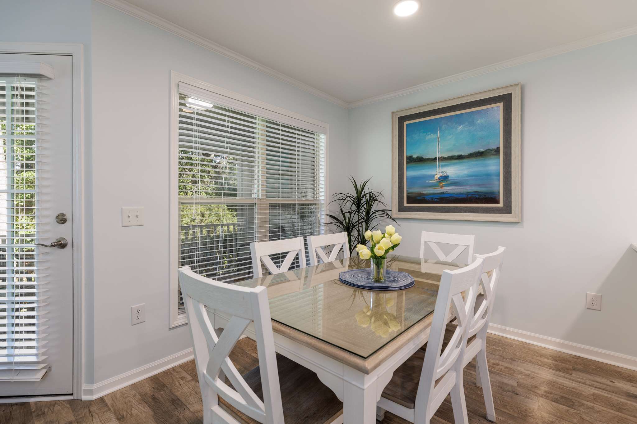 24 The Cottages | Photo 4