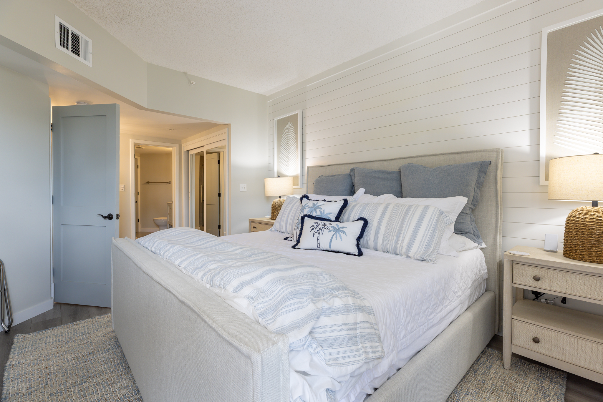 407 Barrington Arms | Photo 16