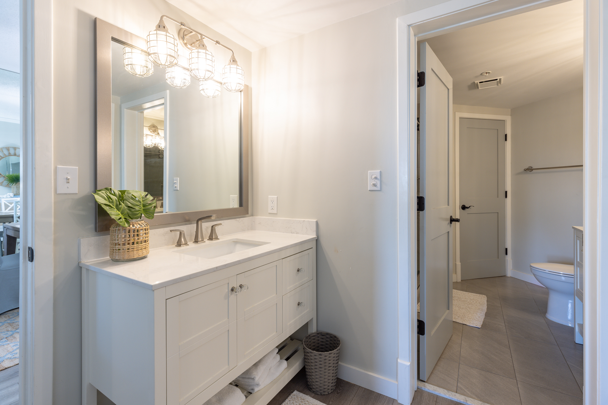 407 Barrington Arms | Photo 18