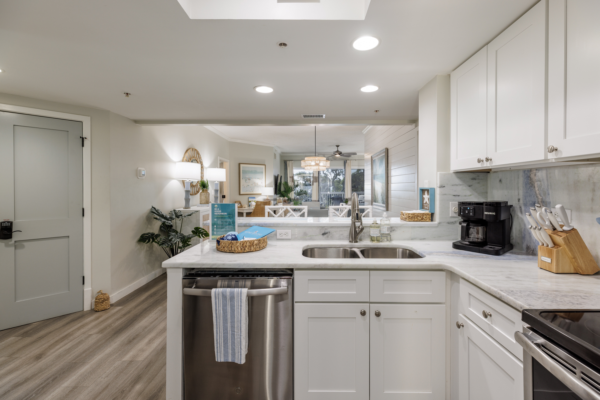 407 Barrington Arms | Photo 12