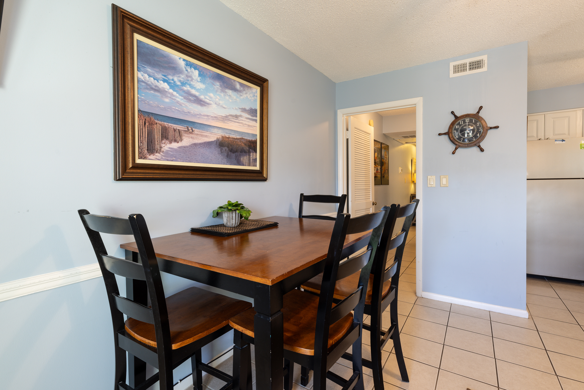 219 Breakers | Photo 5