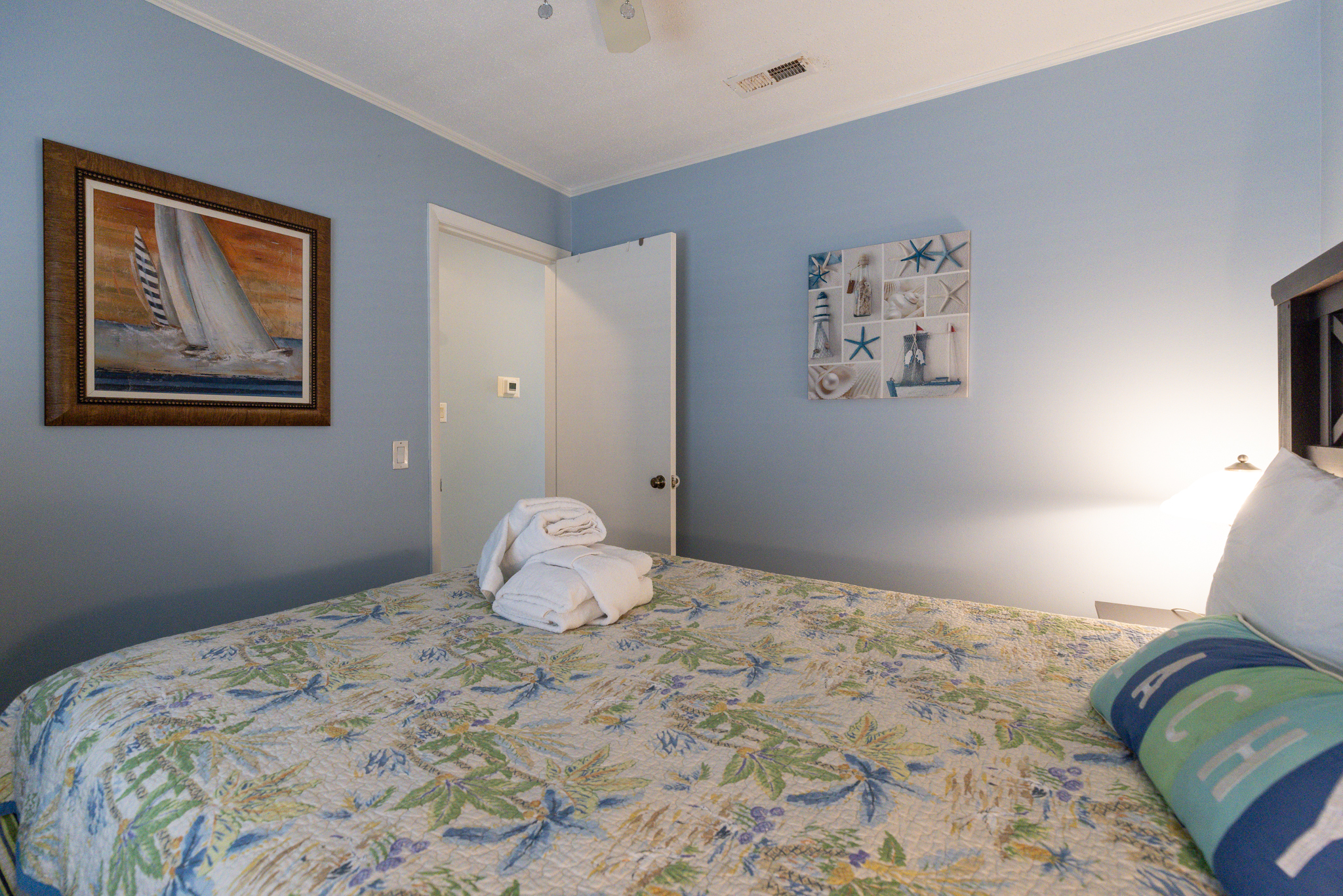 320 Breakers | Photo 12