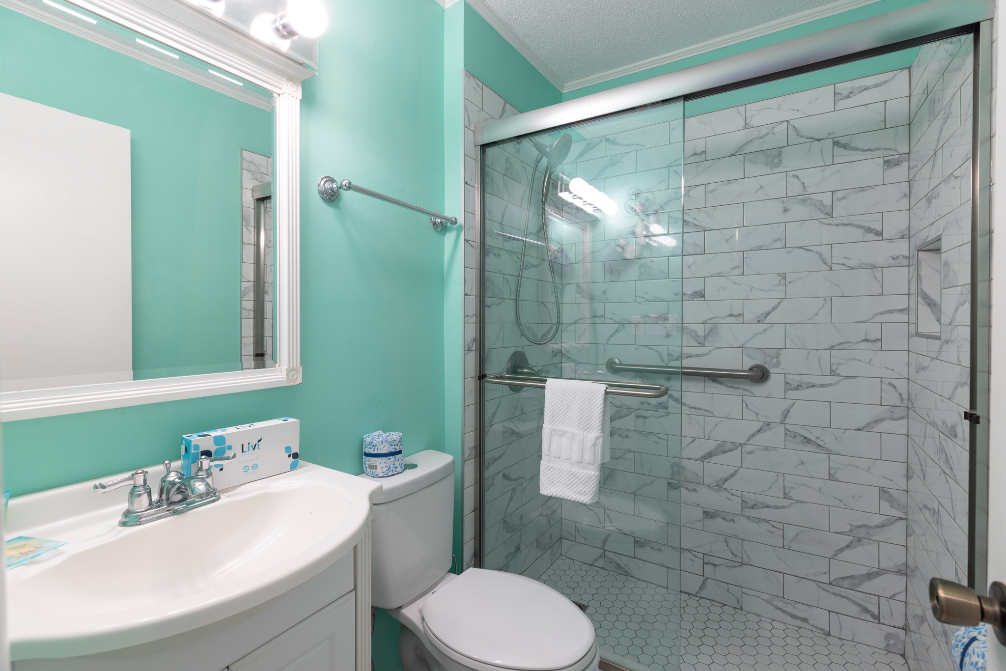 320 Breakers | Photo 9