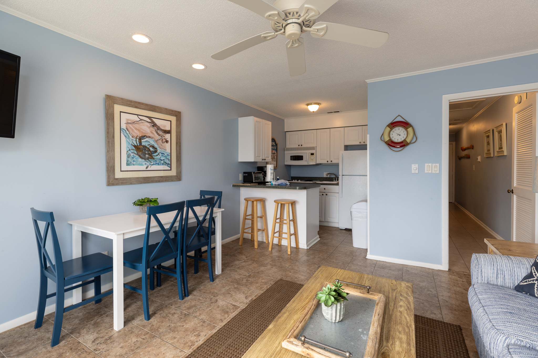 320 Breakers | Photo 6