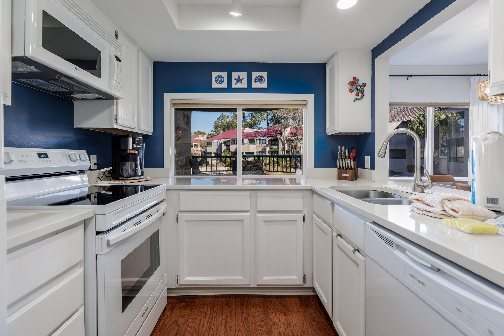 7447 Anchorage | Photo 8