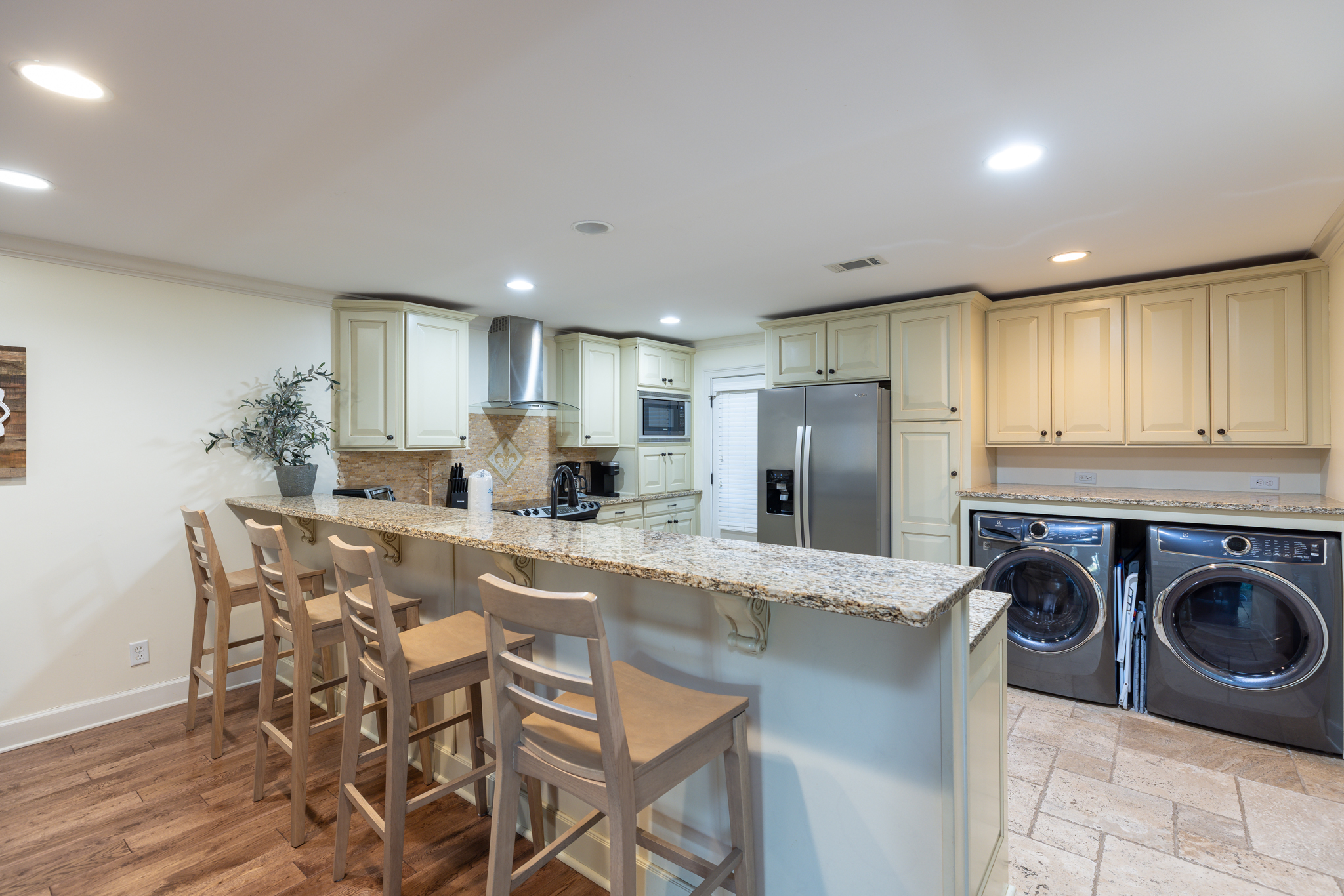 652 Queen's Grant | Photo 9