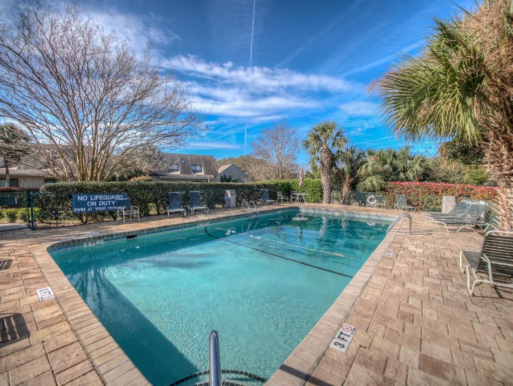 652 Queen's Grant | Photo 28