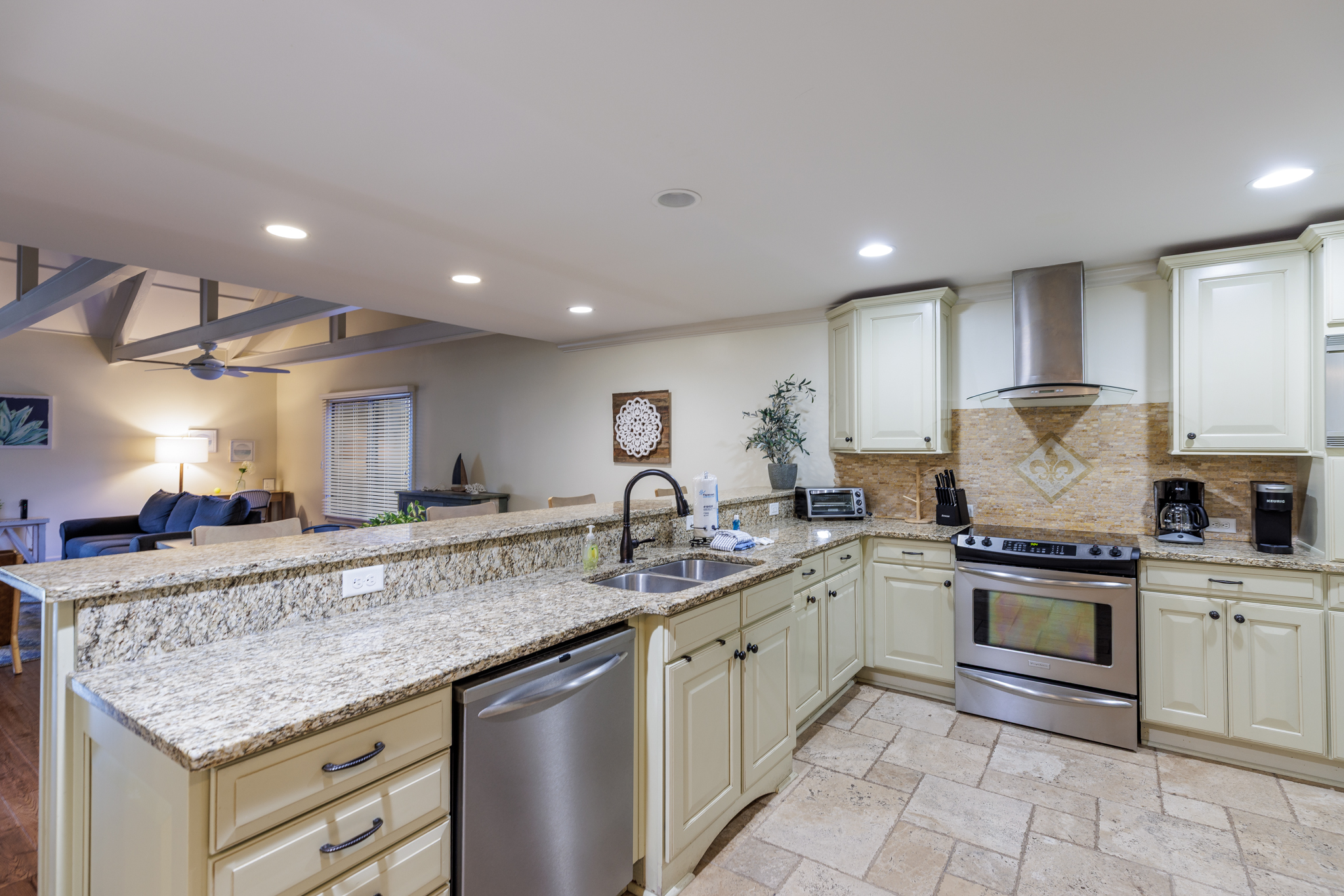 652 Queen's Grant | Photo 12