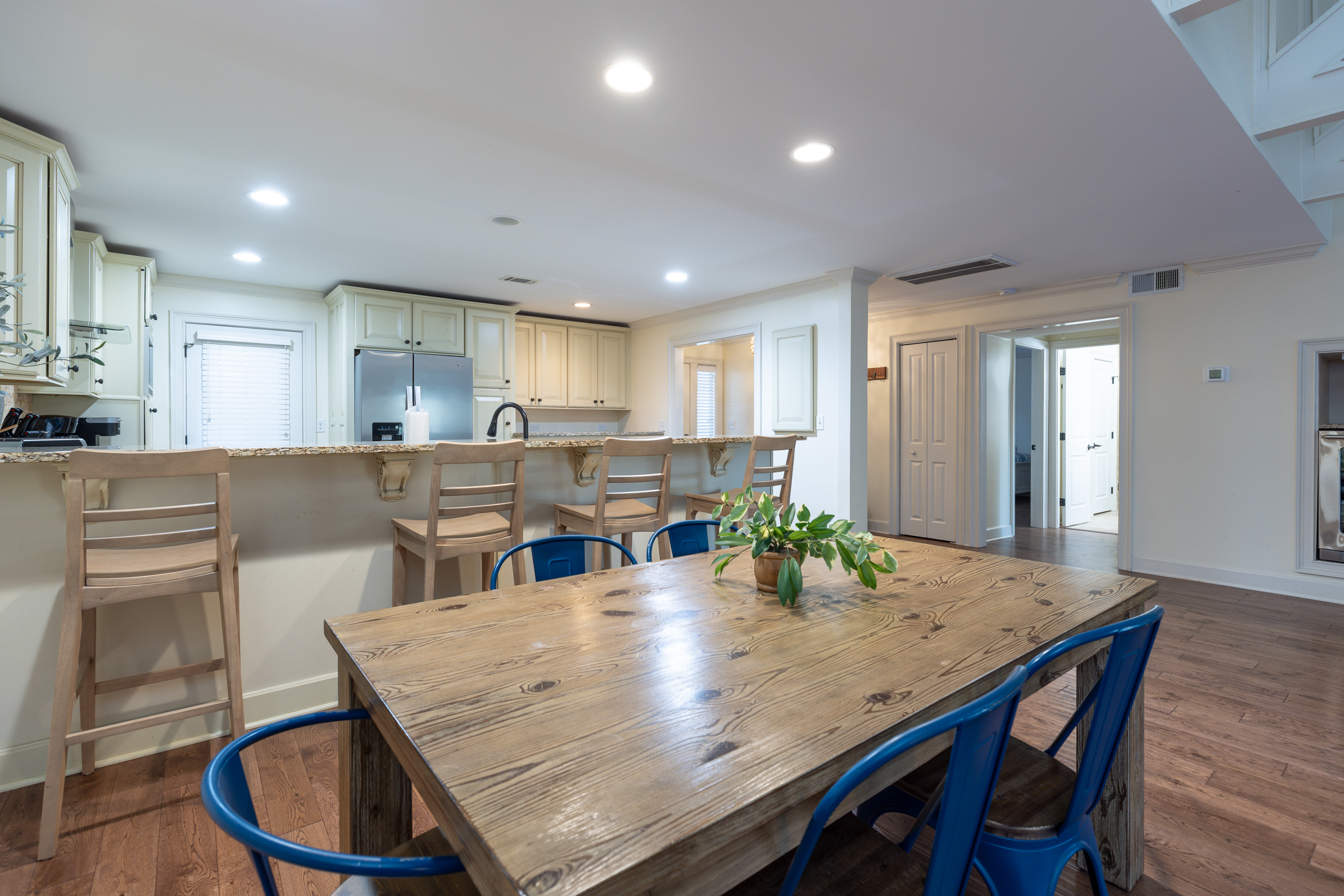 652 Queen's Grant | Photo 6