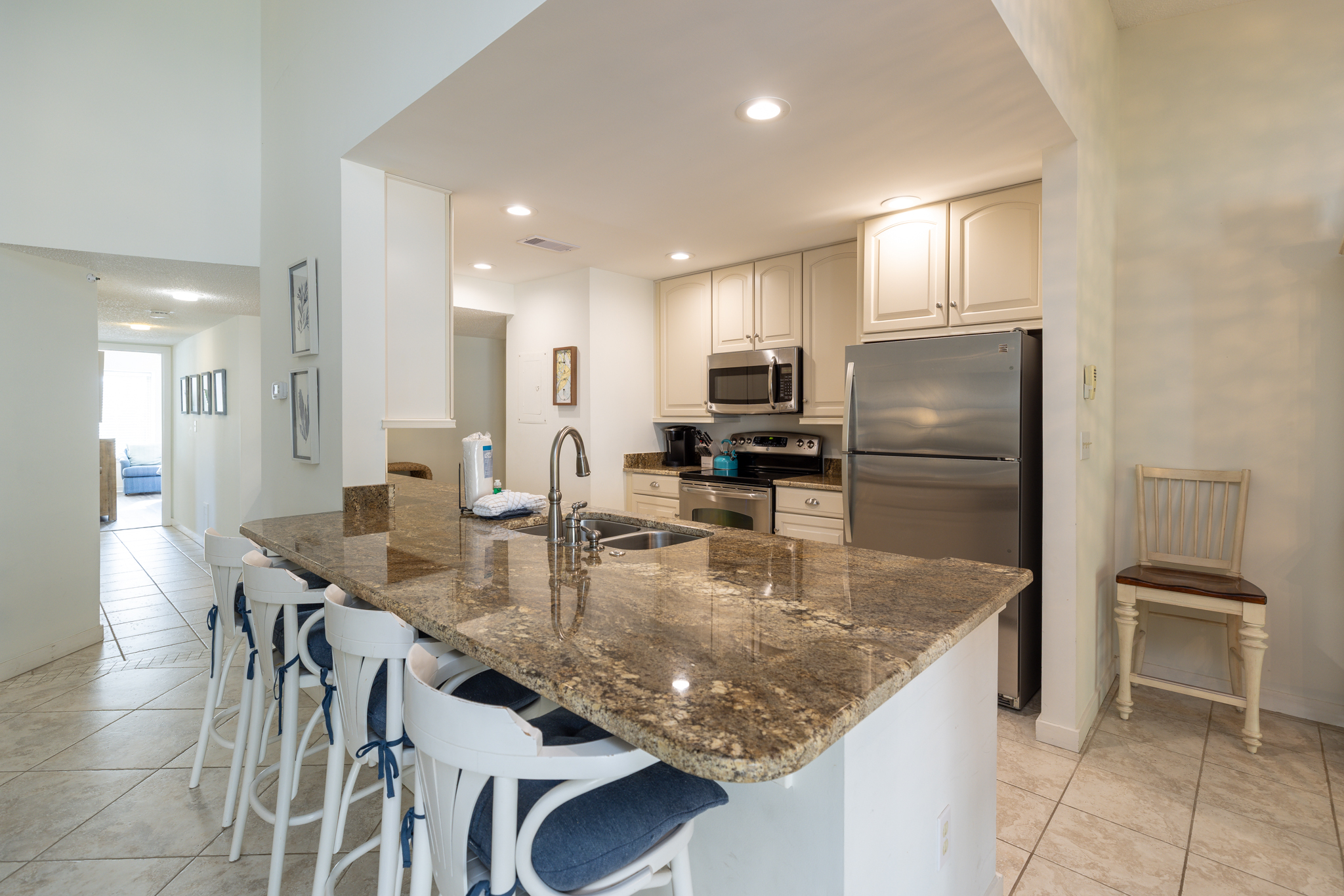 1690 Bluff Villas | Photo 8