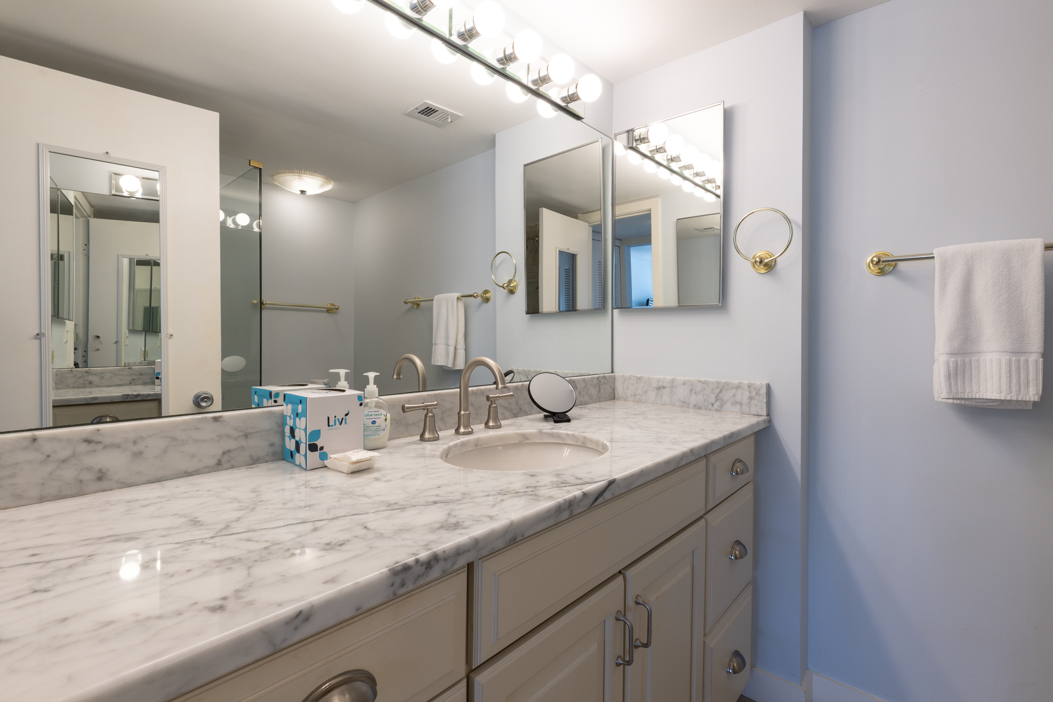 1690 Bluff Villas | Photo 15