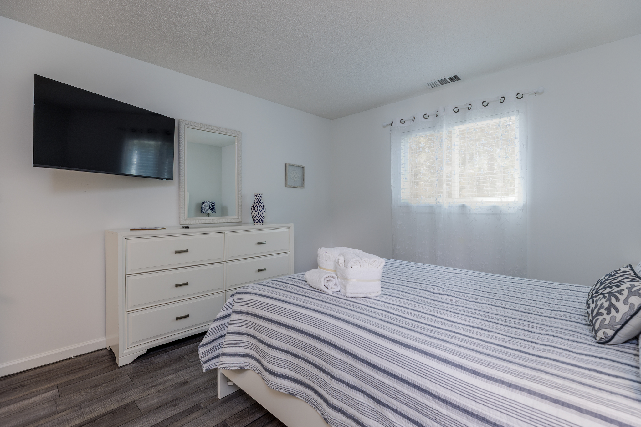 10 Lawton Road | Photo 18