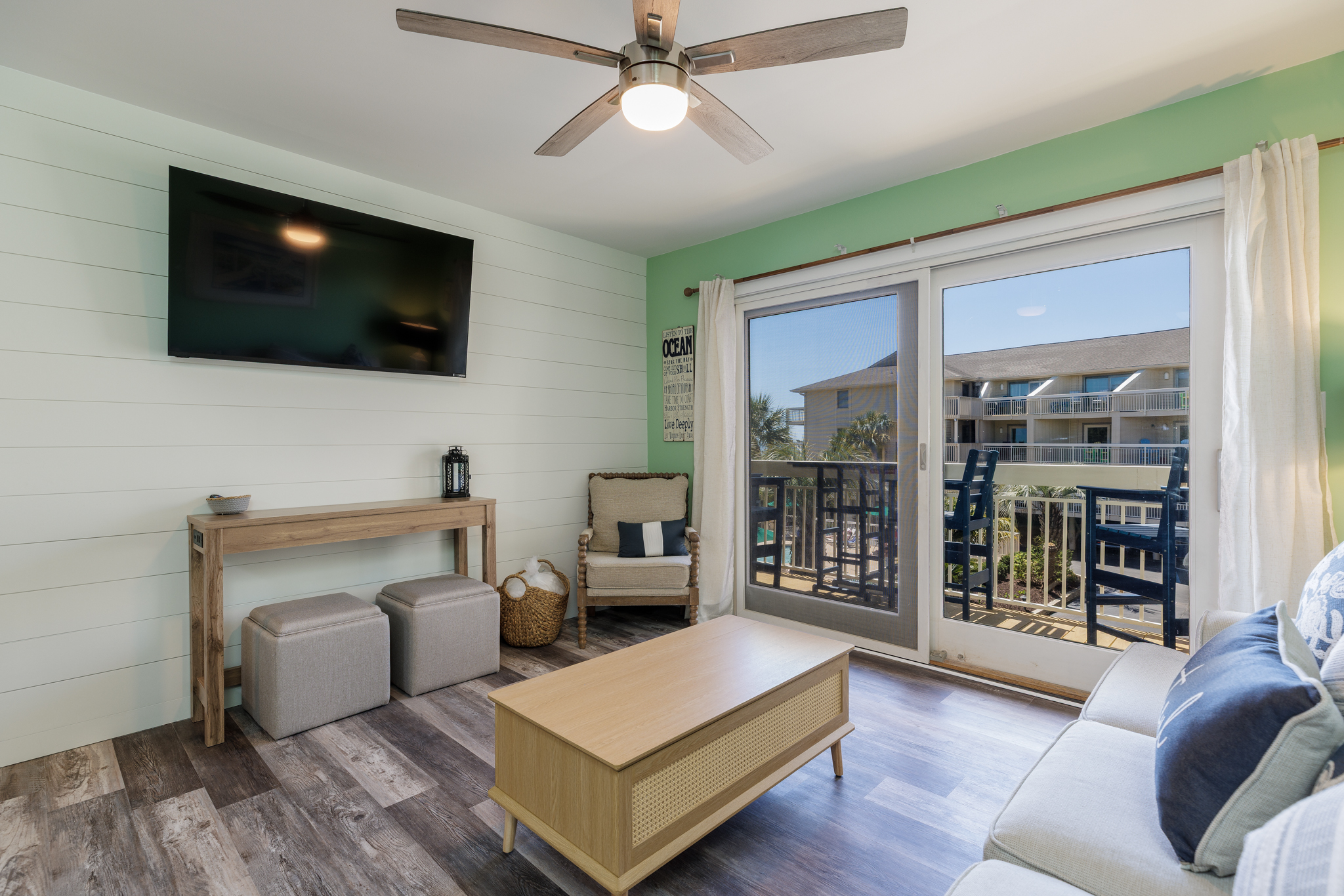 231 Breakers | Photo 3