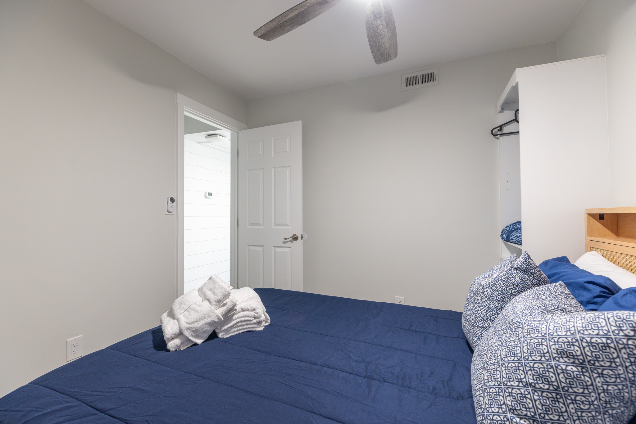 231 Breakers | Photo 13