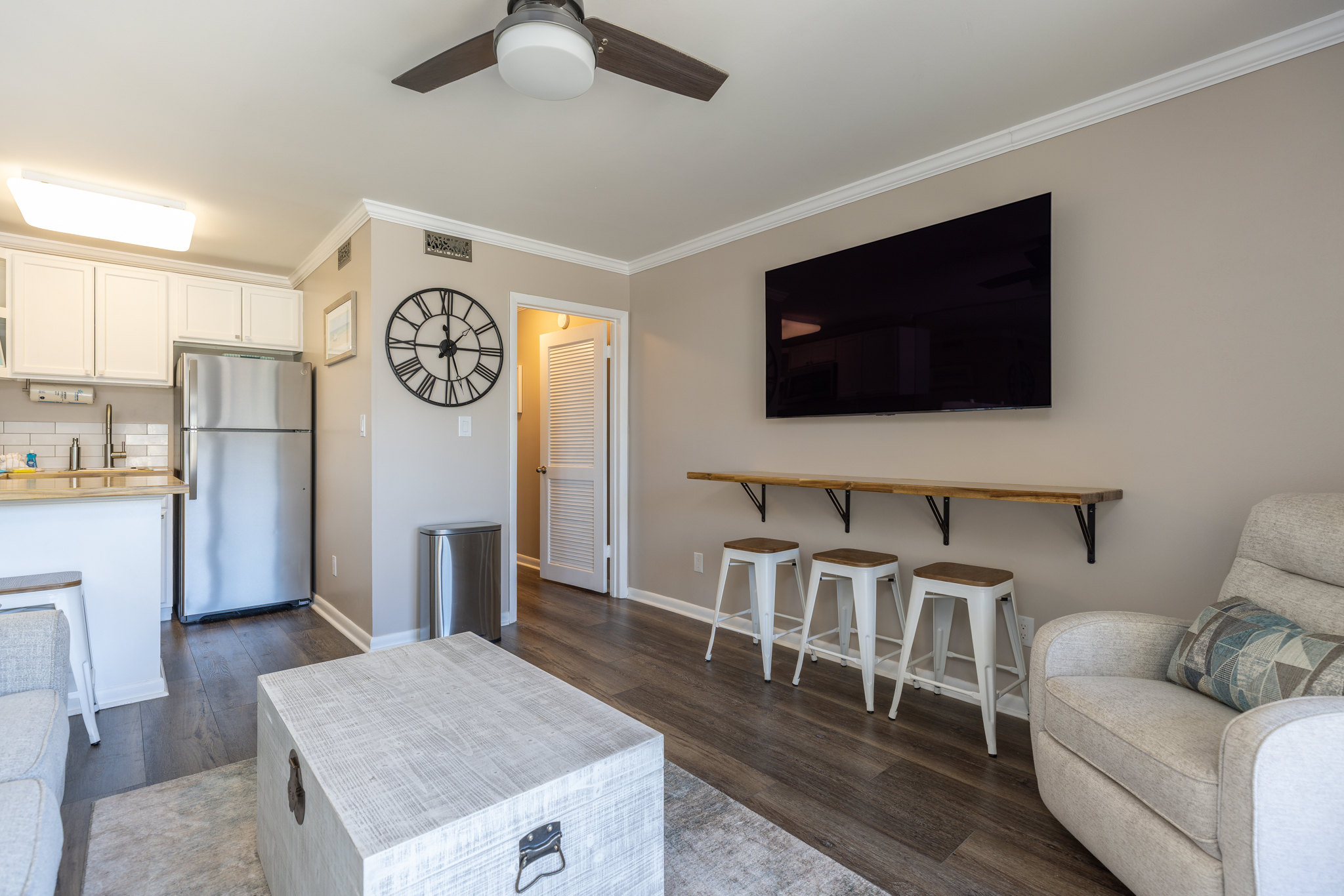 233 Breakers | Photo 4