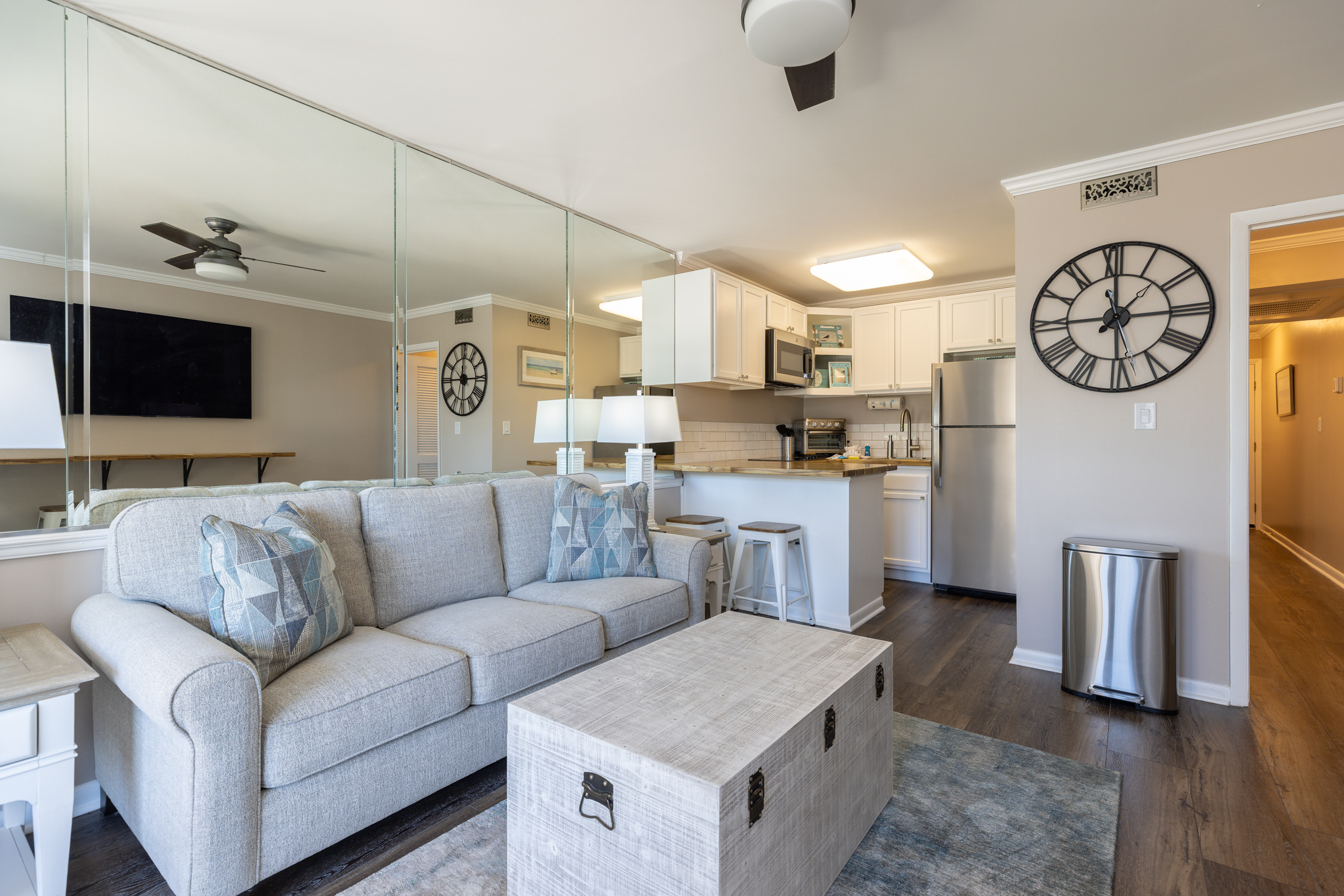 233 Breakers | Photo 5