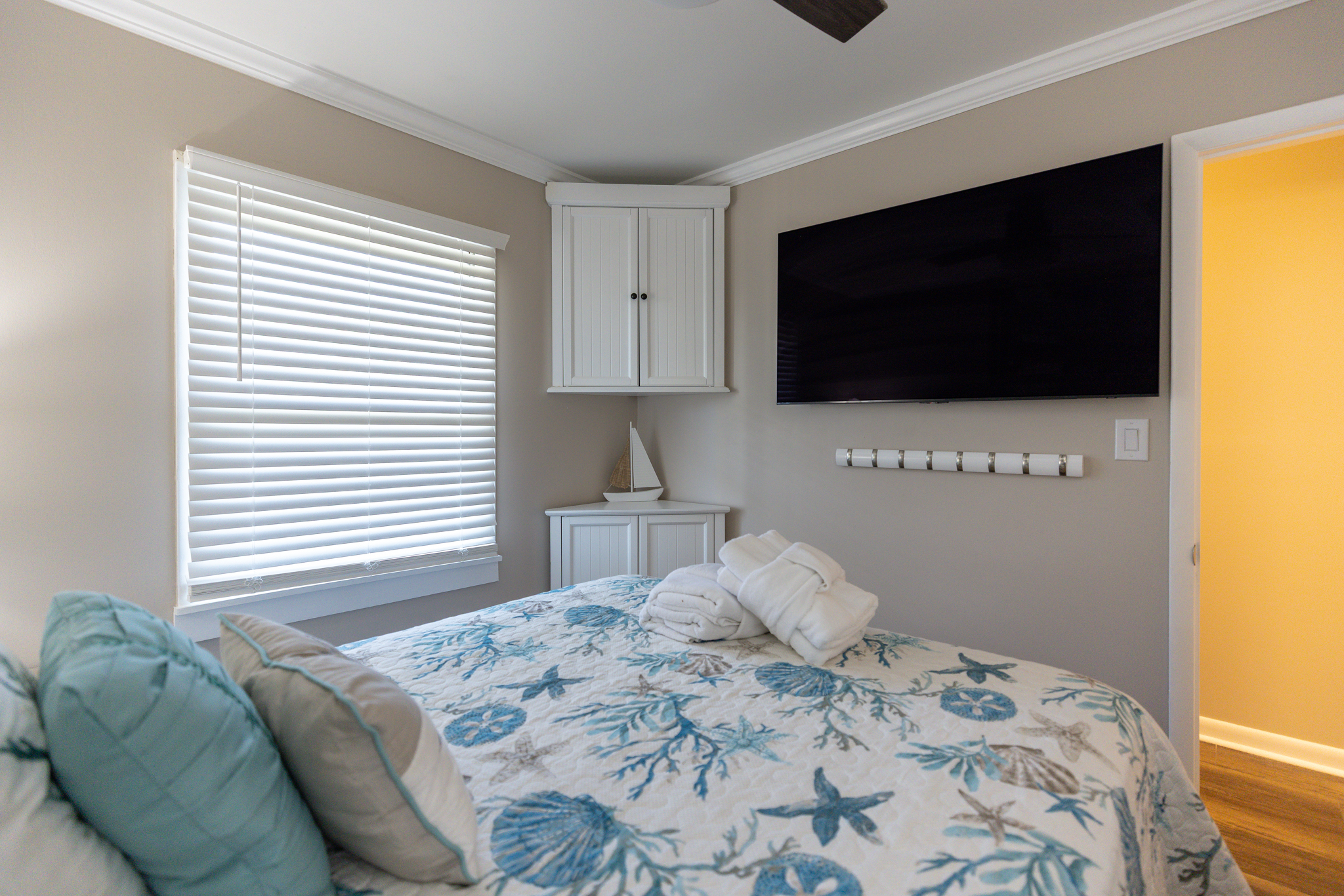 233 Breakers | Photo 12