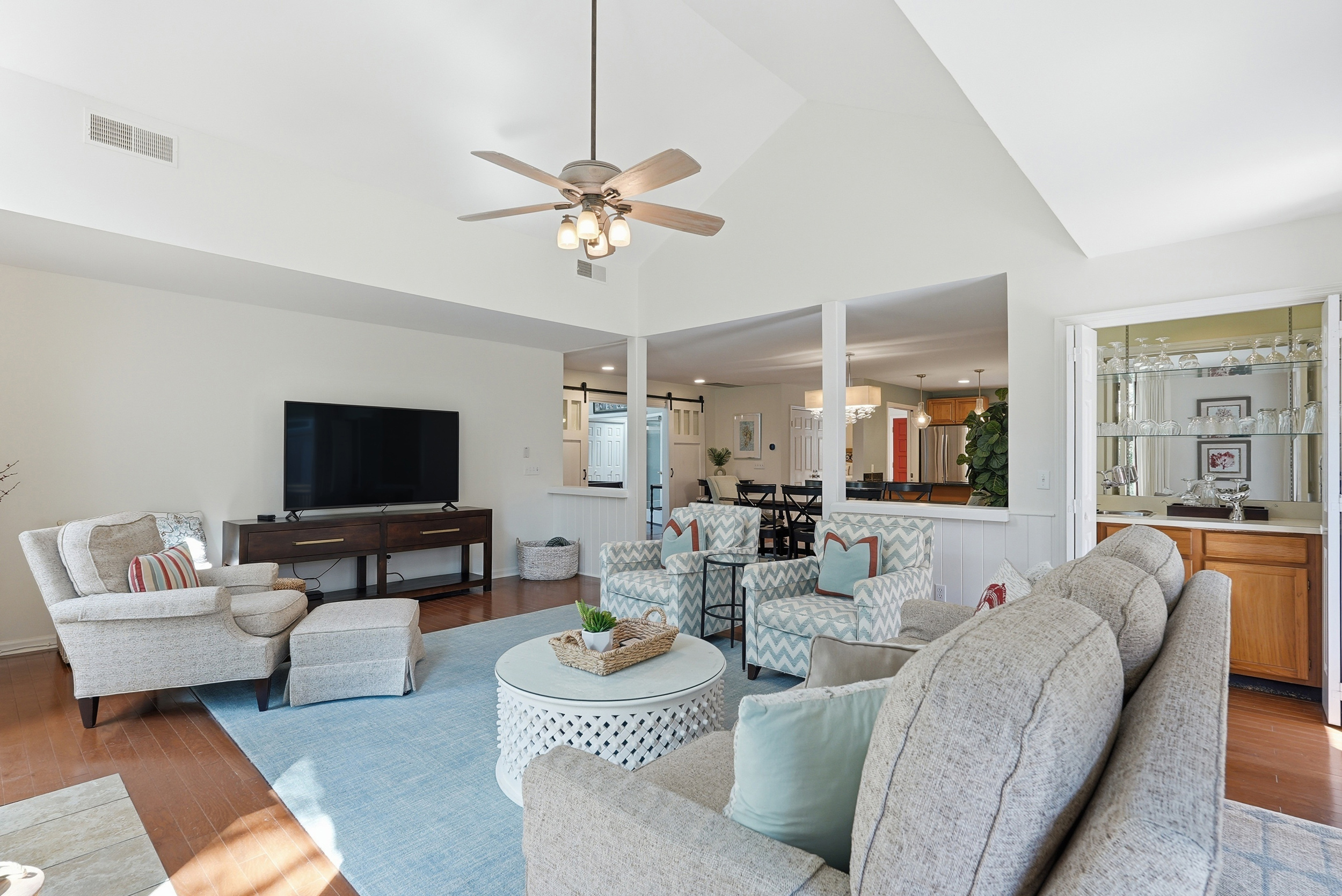 11 Hollyberry Lane | Photo 2