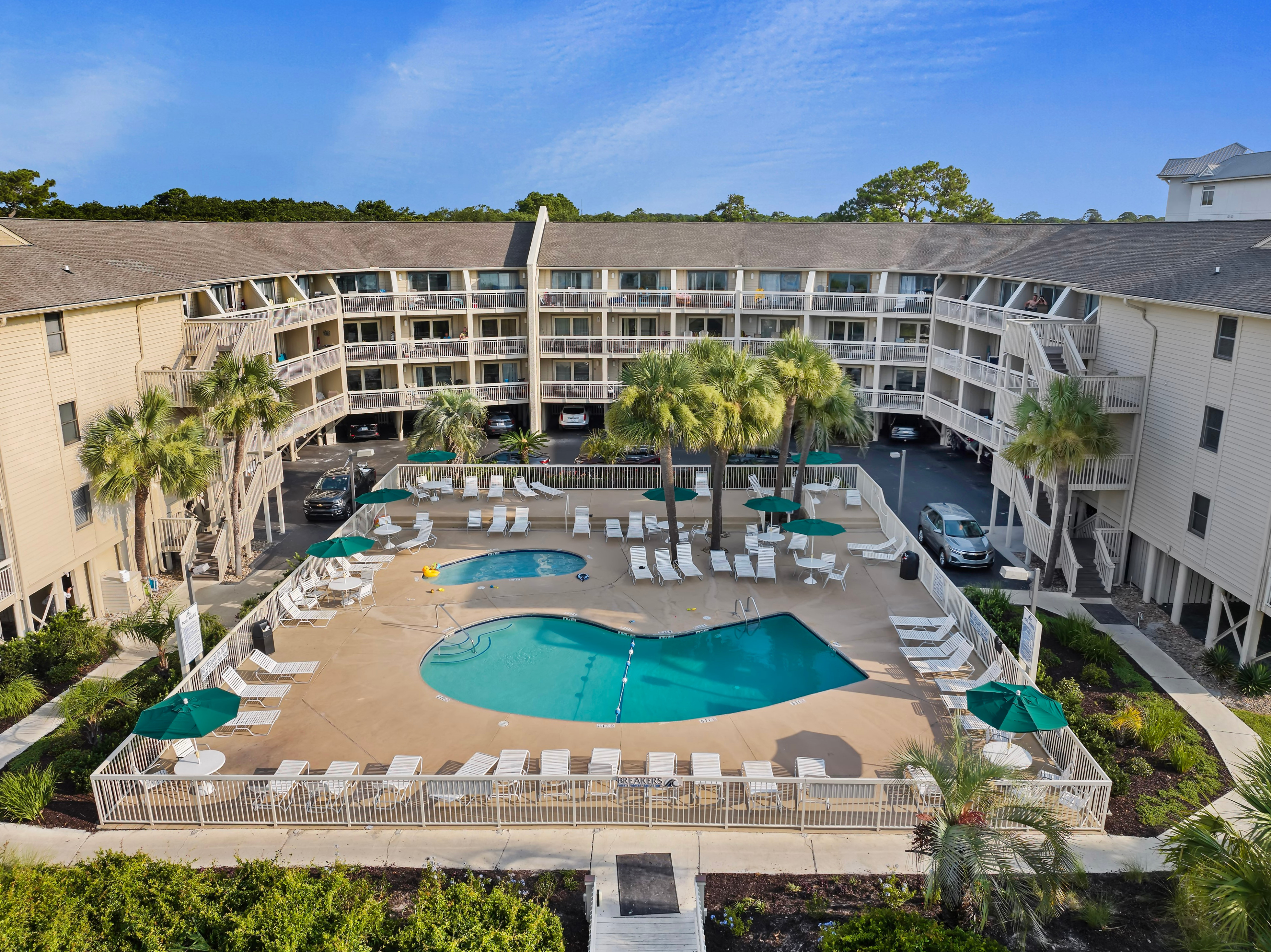 309 Breakers | Photo 21