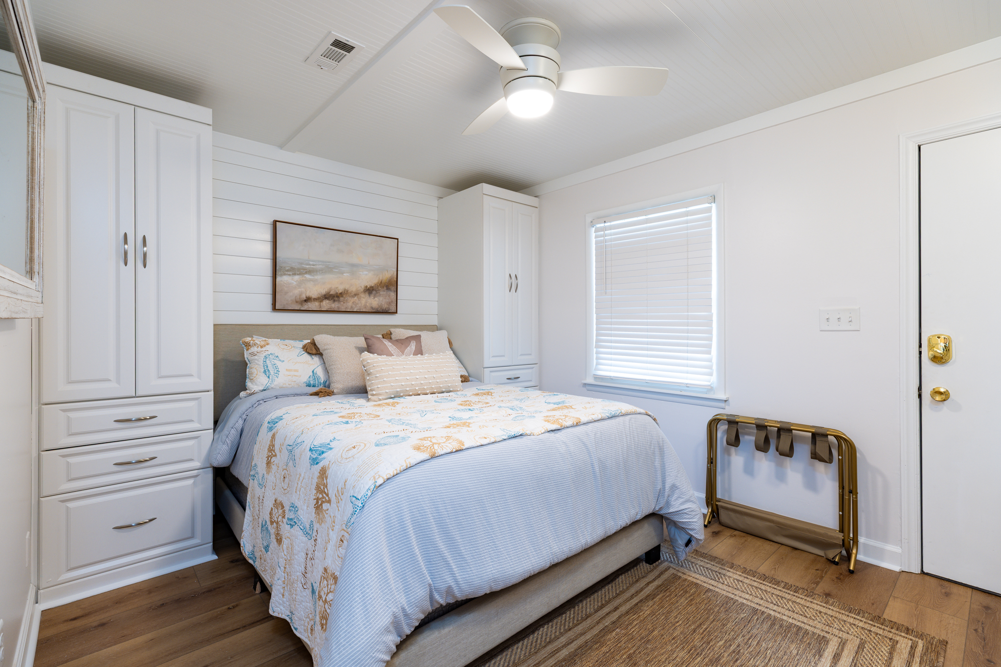 309 Breakers | Photo 11
