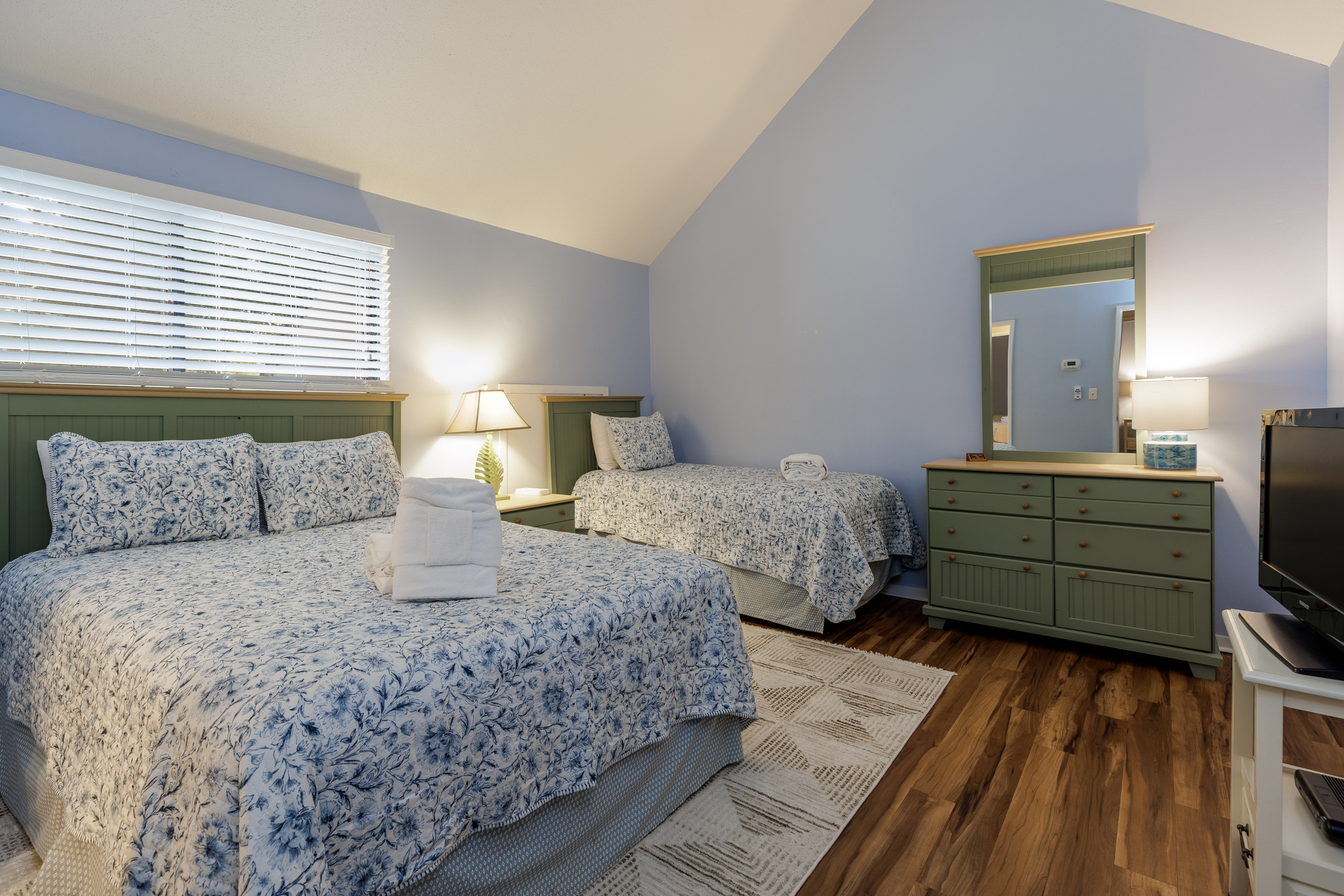 518 Queen's Grant | Photo 16