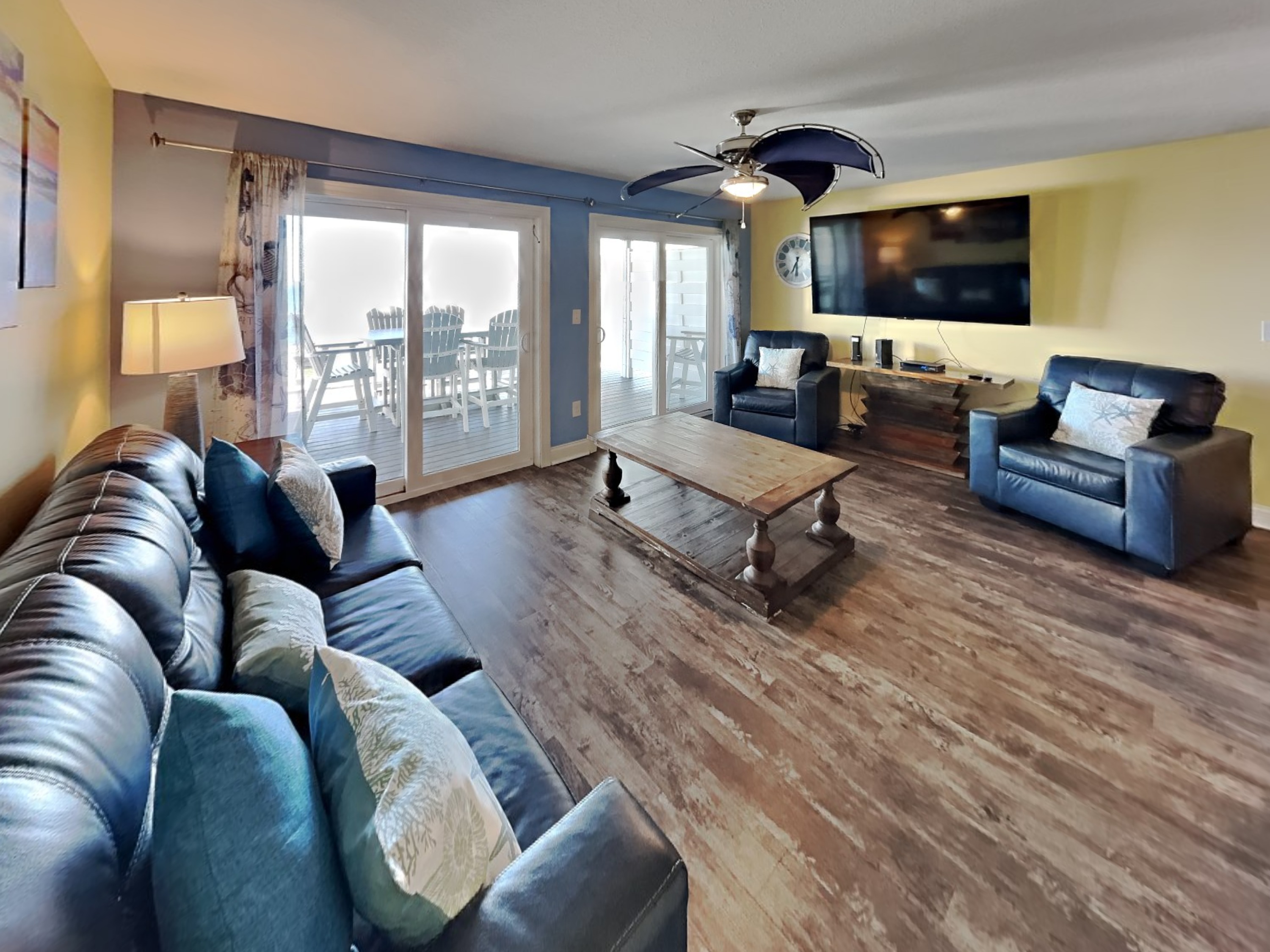 Put-in-Bay Waterfront Condo #105 4